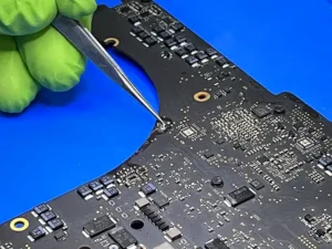 macbook sıvı temas tamiri